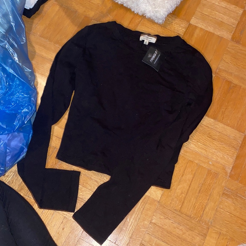 Brand new never worn long sleeve crop